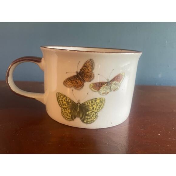 Pair‎ of 2 Coffee Cups White w/ Brown Speckles Owl Motiff - Picture 2 of 5